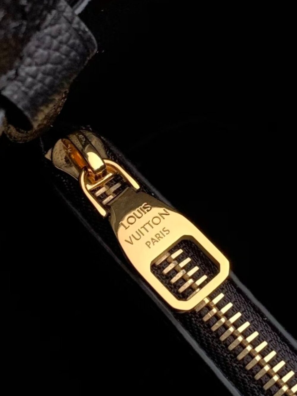 Louis Vuitton Néonoé MM Bag - Picture 8 of 9